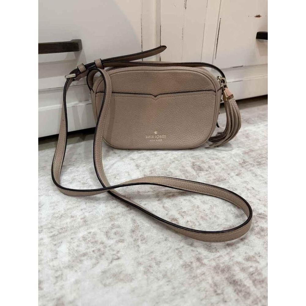 Kate Spade Kourtney Taupe Pebbled Leather Camera Crossbody Bag Tassel WKR